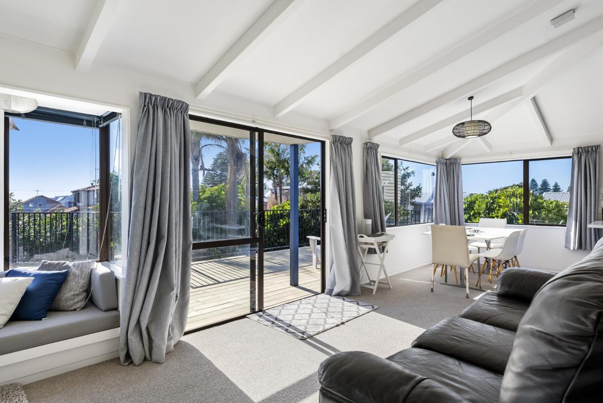 The Blue Beach House Mount Maunganui Exterior photo