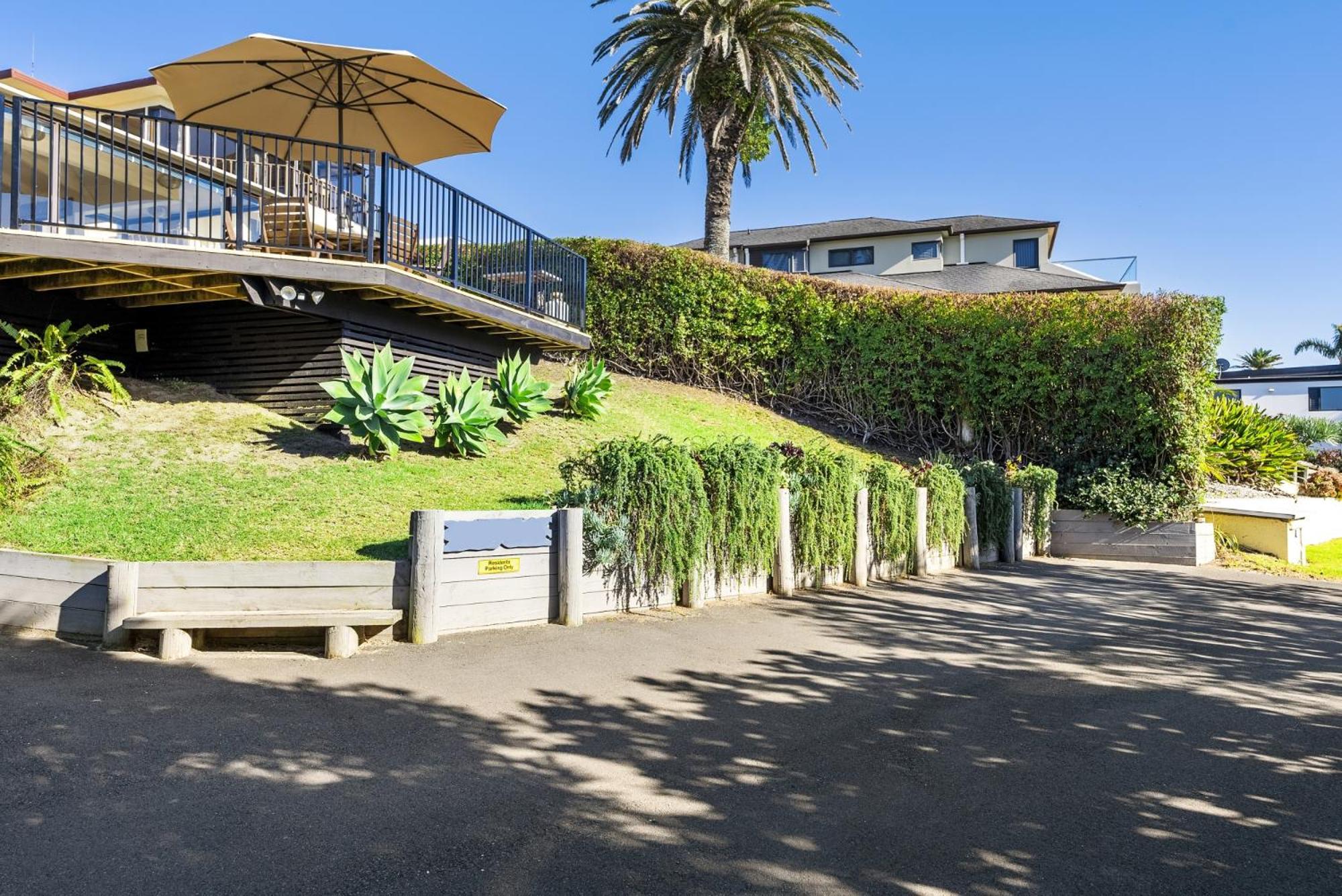 The Blue Beach House Mount Maunganui Exterior photo